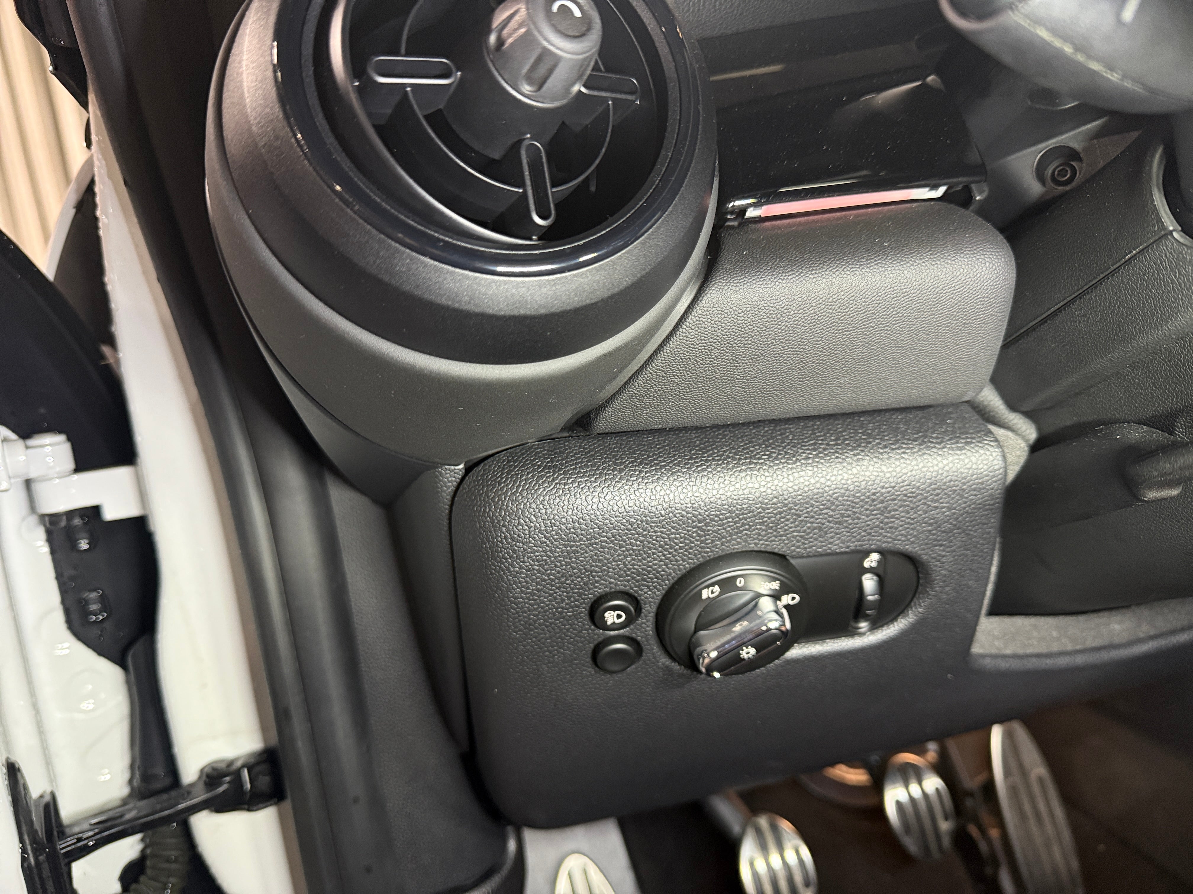 mini hardtop 2 door 2024 WMW73DH01R2U62082 image mini hardtop 2 door 2024 WMW73DH01R2U62082 image